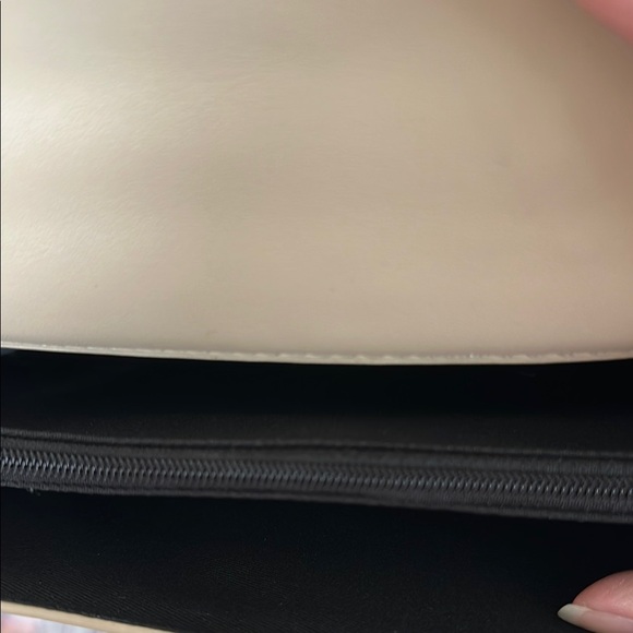 NWT Cream and Gold Woven Clutch with Chain Handle - Picture 4 of 5